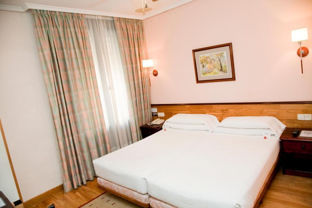 Hostal Navarra Pamplona Zimmer foto
